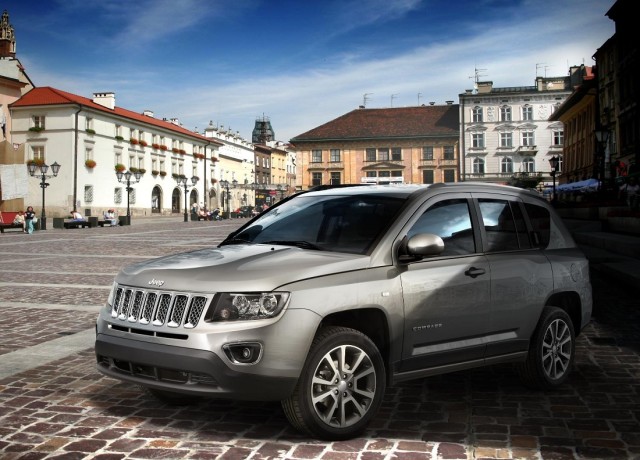 Jeep Grand Cherokee Summit 2013 (11).jpg